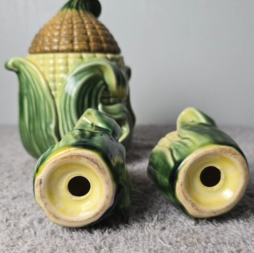 Vintage Staanfordware Corn Cob Lidded Jar And Salt And Pepper Shakers 1940s